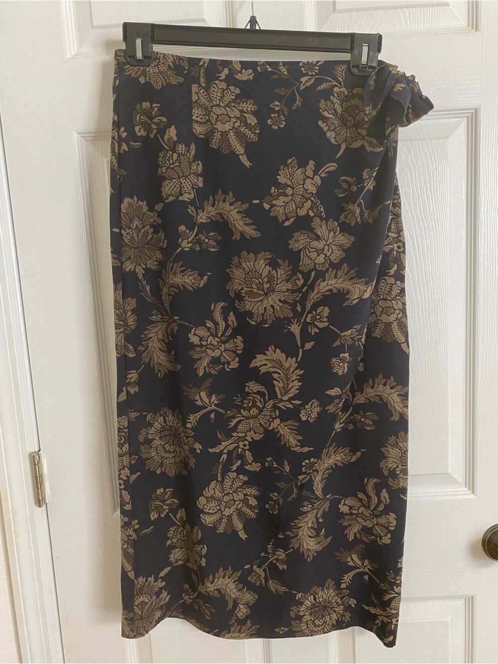 Vintage Jones New York Navy Floral 100% Silk Midi Skirt - Picture 2 of 5